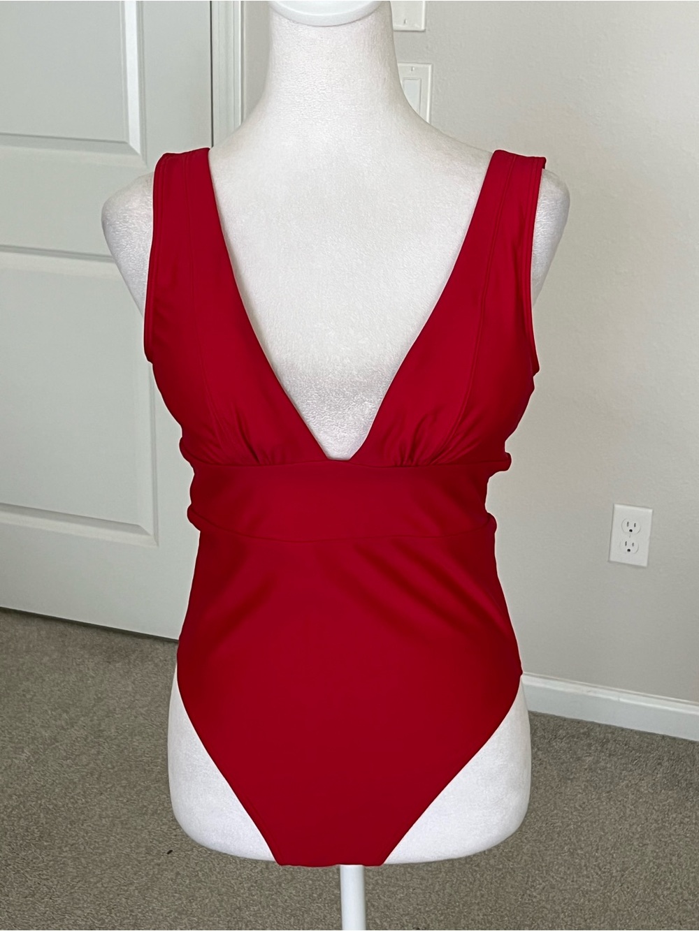 NWT Quince Italian Deep Plunge Red One-Piece Swimsuit Size Medium